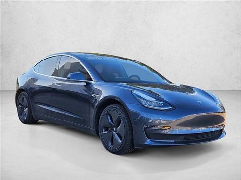 Used 2018 Tesla Model 3 Long Range image 3