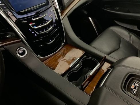 Used 2018 Cadillac Escalade Premium Luxury AWD/4WD image 13