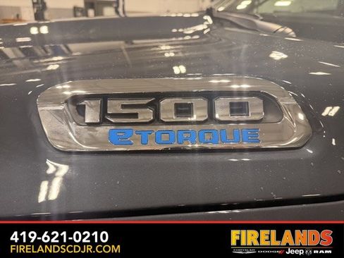 New 2026 RAM 1500 4x4 Crew Cab image 8