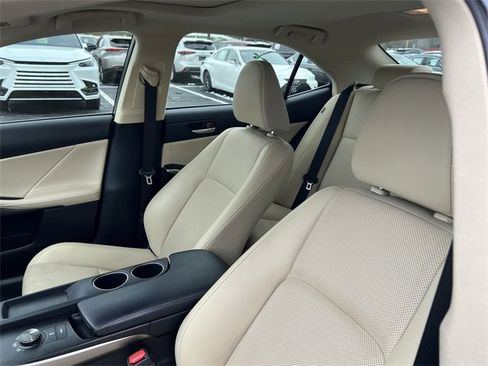Used 2015 Lexus IS 250 AWD image 9