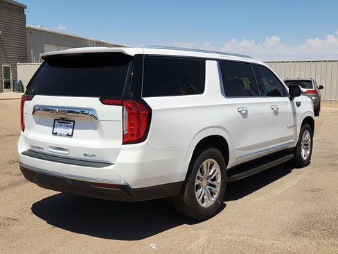 Used 2023 GMC Yukon XL SLT RWD image 4
