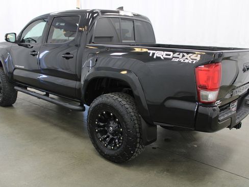 Used 2016 Toyota Tacoma TRD Sport w/ Premium & Technology Package image 7