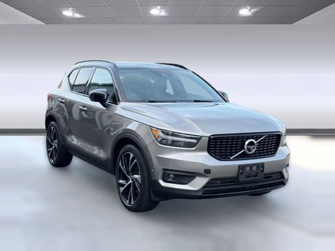 Used 2022 Volvo XC40 T5 R-Design w/ Advanced Package AWD/4WD image 7
