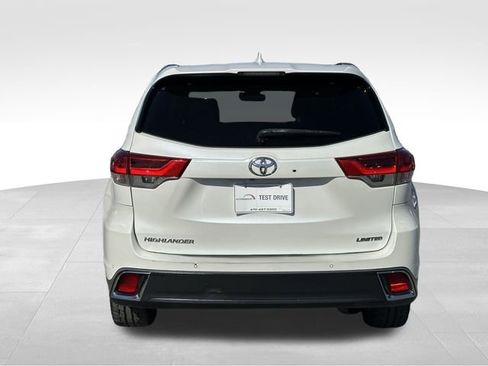 Used 2017 Toyota Highlander Limited image 4