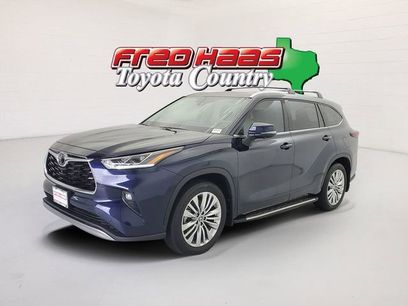 Used 2025 Toyota Highlander Platinum