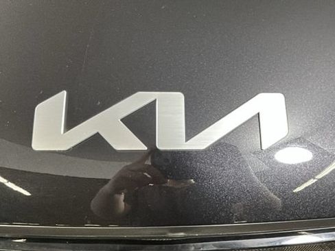 Used 2024 Kia EV9 GT-Line AWD/4WD image 8