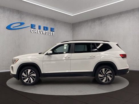 Used 2024 Volkswagen Atlas SE AWD/4WD image 11