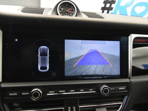 Used 2020 Porsche Macan S image 22