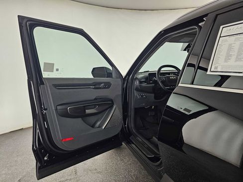 Used 2024 Kia EV9 Wind image 21