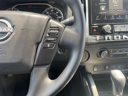 Certified 2025 Nissan Frontier SV RWD image 14