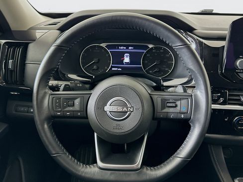 Used 2025 Nissan Pathfinder SV image 18