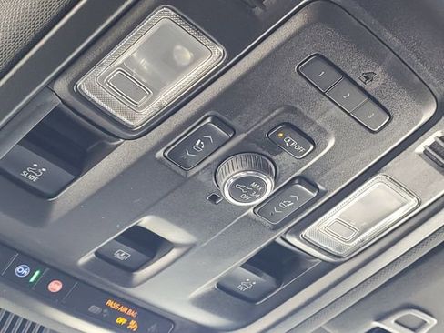 Used 2023 Chevrolet Tahoe Z71 w/ Luxury Package image 25