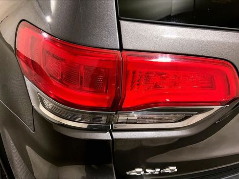 Used 2017 Jeep Grand Cherokee Limited w/ Luxury Group II AWD/4WD image 27
