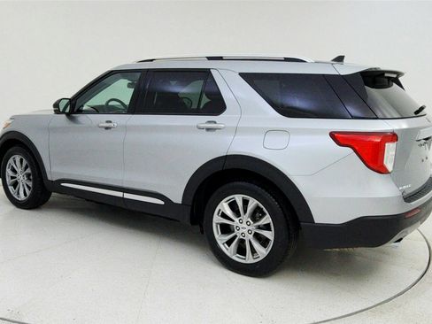 Used 2023 Ford Explorer Limited w/ Equipment Group 301A image 2