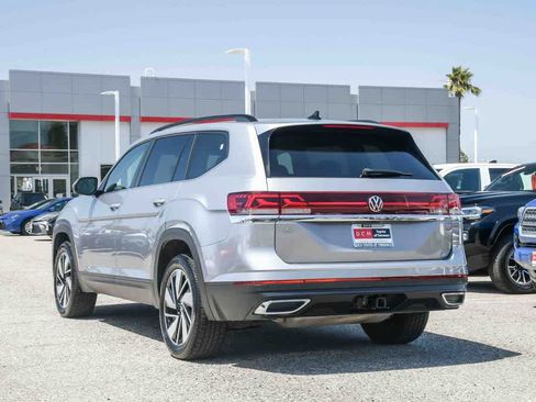 Used 2024 Volkswagen Atlas SE FWD image 9