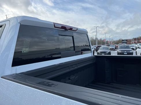 Used 2021 Chevrolet Silverado 3500 LTZ w/ LTZ Convenience Package image 17