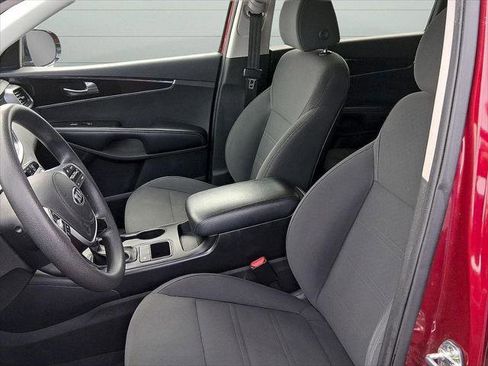 Used 2020 Kia Sorento LX image 12