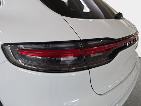 Used 2022 Porsche Macan AWD/4WD image 33