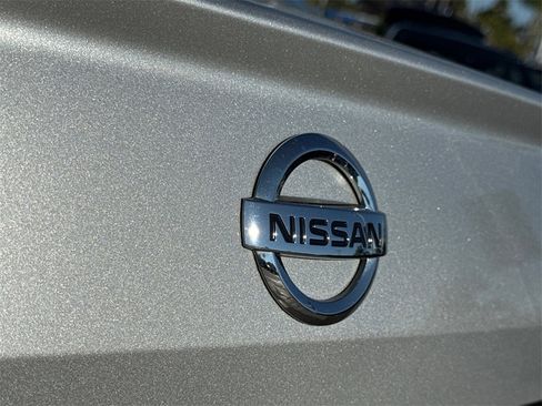 Used 2022 Nissan Altima 2.5 SV w/ SV Premium Package image 11