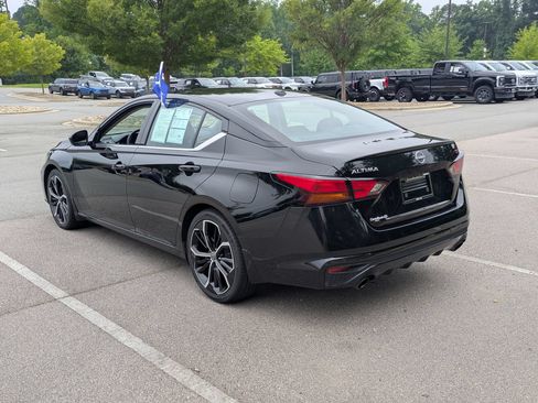Used 2024 Nissan Altima 2.5 SR w/ SR Premium Package FWD image 6