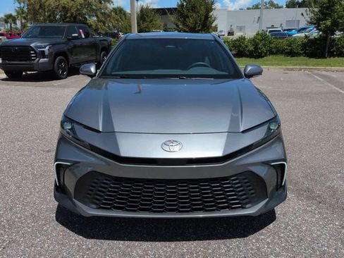 Used 2026 Toyota Camry SE FWD image 9