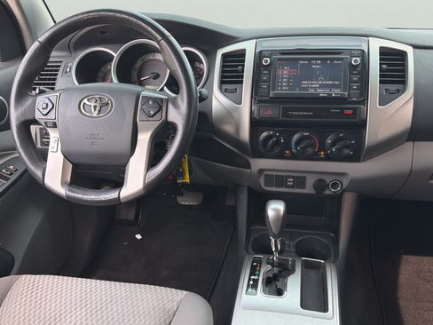 Used 2015 Toyota Tacoma PreRunner w/ SR5 Package RWD image 8
