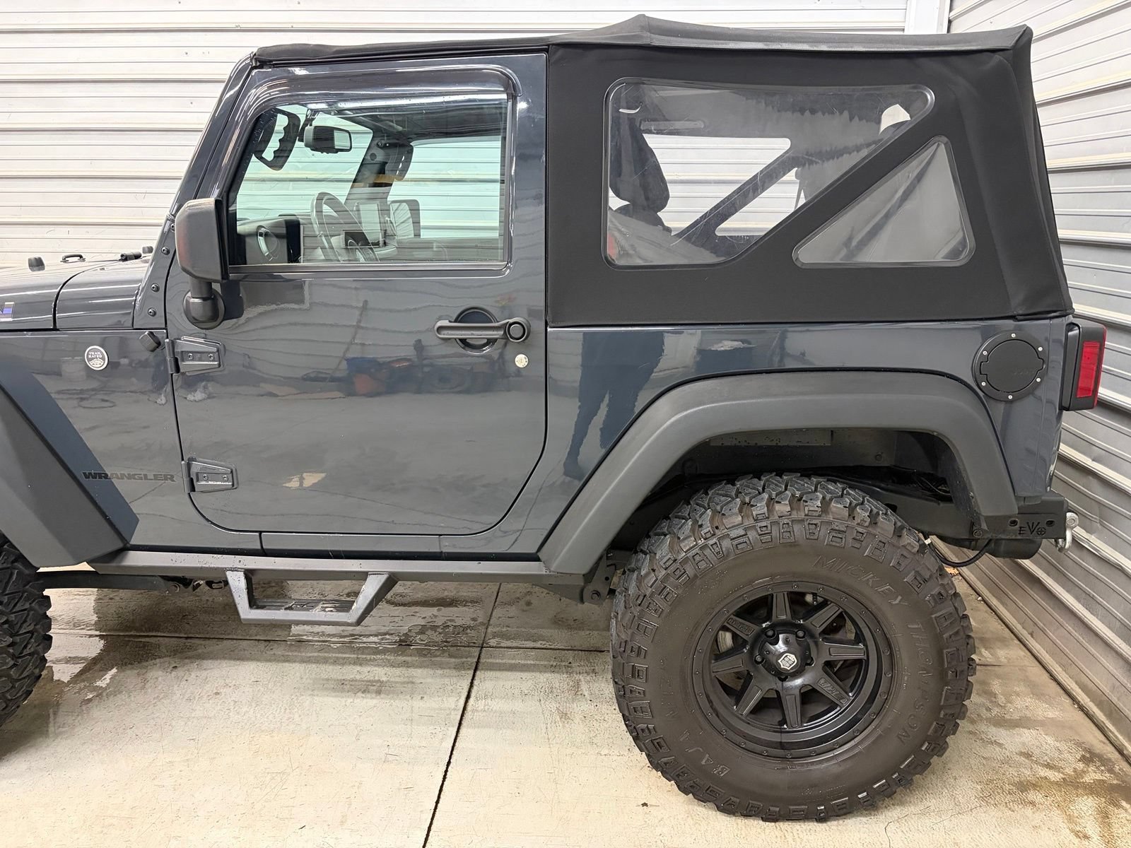 Used 2016 Jeep Wrangler Rubicon w/ Power Convenience Group AWD/4WD image 5
