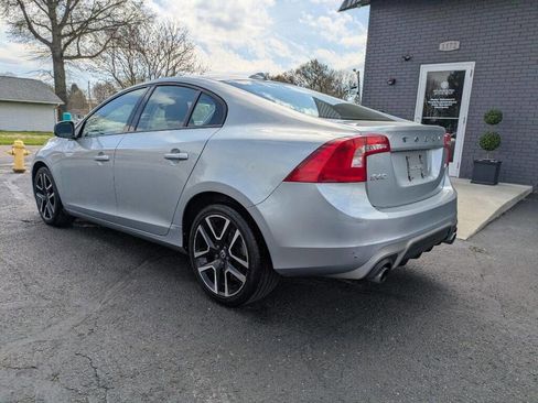 Used 2017 Volvo S60 T5 Dynamic image 3