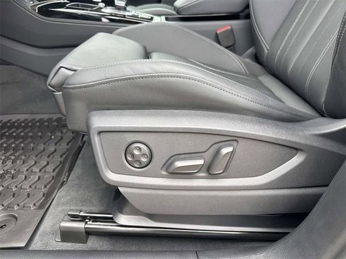 New 2025 Audi Q5 e Premium Plus AWD/4WD image 8
