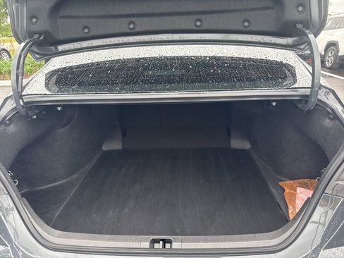 Used 2025 Toyota Camry SE image 9