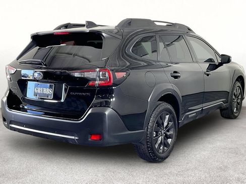 Used 2025 Subaru Outback Onyx Edition AWD/4WD image 4