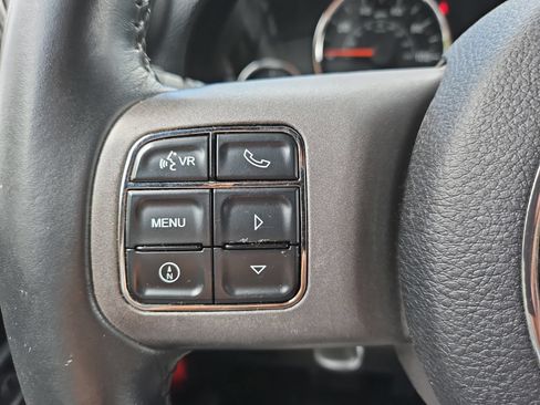 Used 2013 Jeep Wrangler Unlimited Sahara AWD/4WD image 28