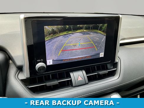 Used 2024 Toyota RAV4 LE FWD image 14