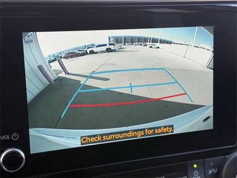 Used 2023 Toyota Highlander LE image 17