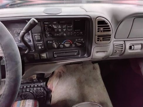 Used 1998 Chevrolet Silverado 1500 4x4 Extended Cab w/ Preferred Equipment Group 3 image 12