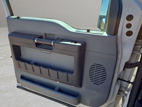 Used 2015 Ford F250 XL w/ Power Equipment Group image 17