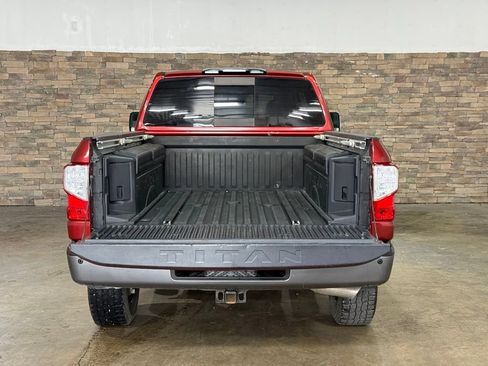 Used 2016 Nissan Titan PRO-4X w/ Pro-4x Convenience Package AWD/4WD image 8