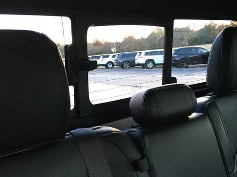 Used 2022 Jeep Gladiator Rubicon w/ LED Lighting Group image 32