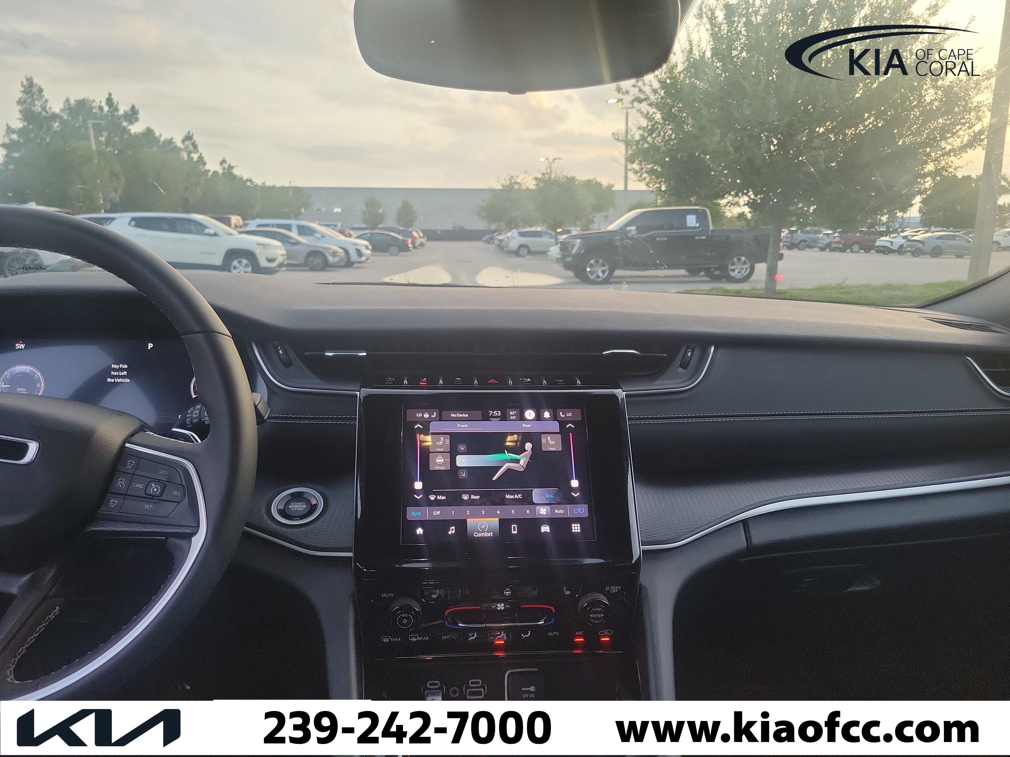 Used 2023 Jeep Grand Cherokee L Laredo AWD/4WD image 19