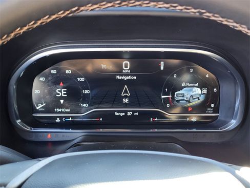 Used 2024 GMC Yukon AT4 w/ Technology Package image 30