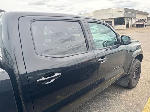 Used 2021 Toyota Tacoma 4x4 Double Cab image 10