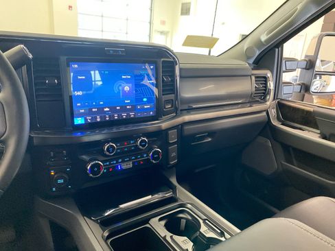 New 2026 Ford F250 Lariat w/ Chrome Package AWD/4WD image 12
