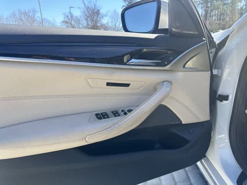 Used 2017 BMW 530i image 30