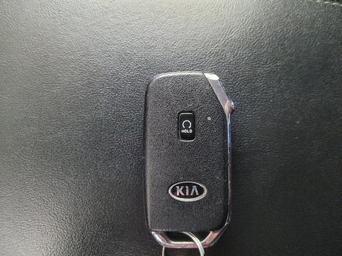 Used 2021 Kia Sorento S w/ Panoramic Sunroof Package image 32