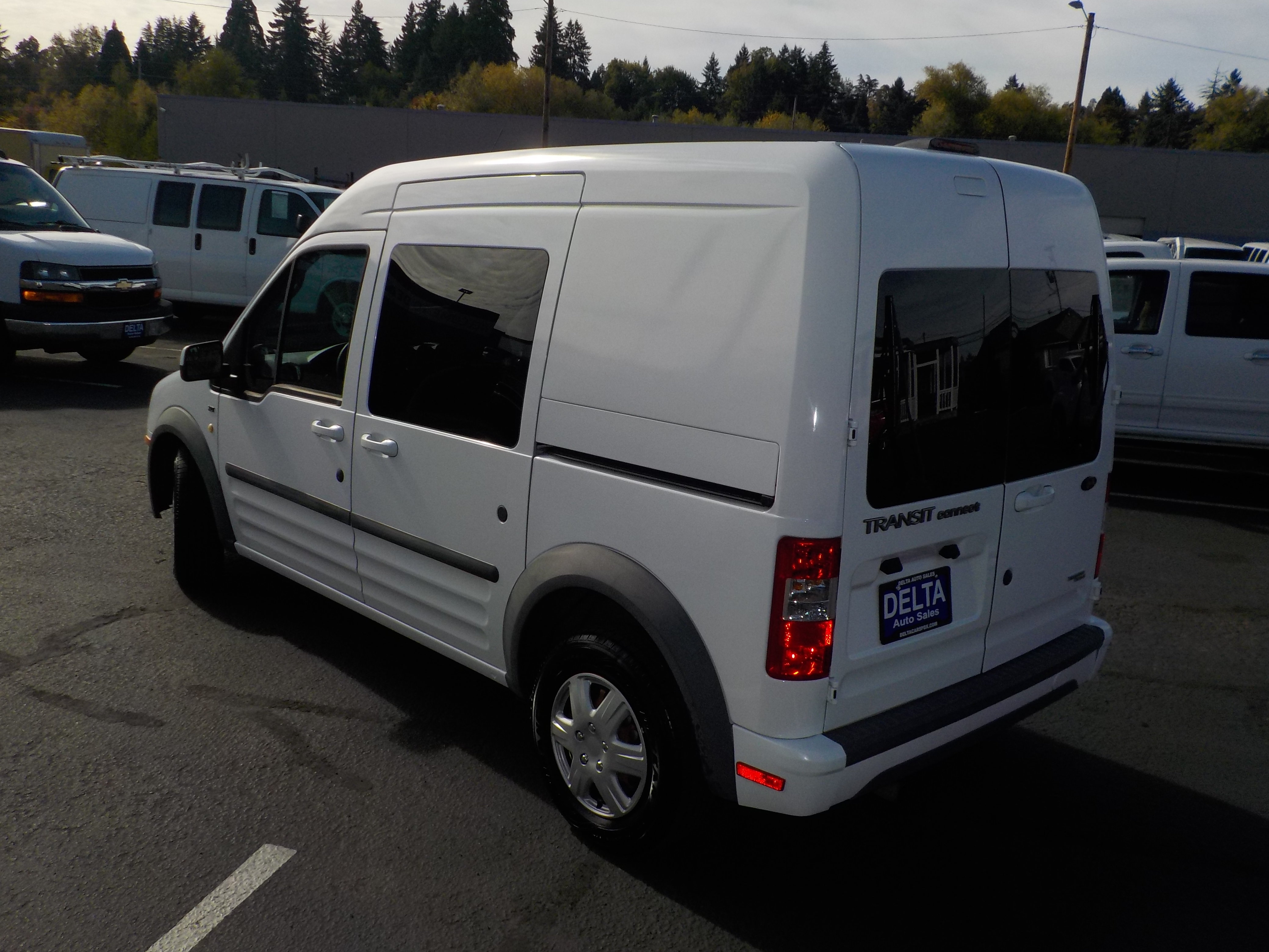 Used 2011 Ford Transit Connect XLT FWD image 8
