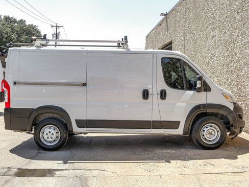 Used 2023 RAM ProMaster 2500 FWD image 9