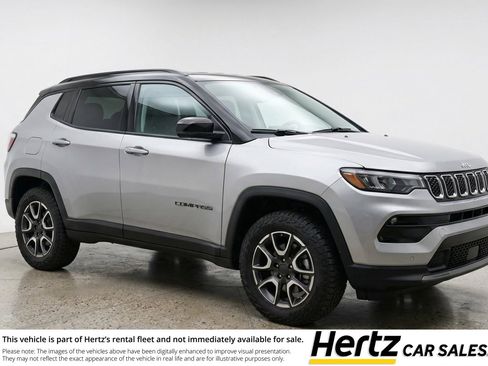 Used 2025 Jeep Compass Trailhawk AWD/4WD image 1