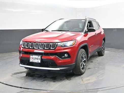 Used 2025 Jeep Compass Limited AWD/4WD image 6