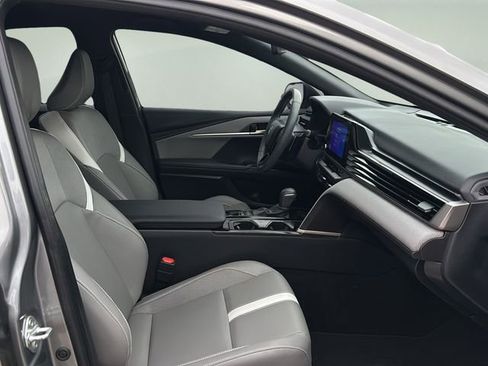 Used 2025 Toyota Camry SE w/ Convenience Package FWD image 14