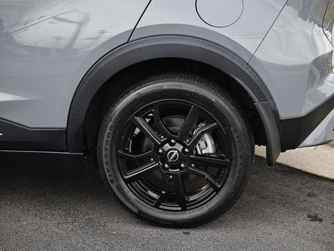 Used 2023 Nissan Kicks SR w/ SR Premium Package image 6